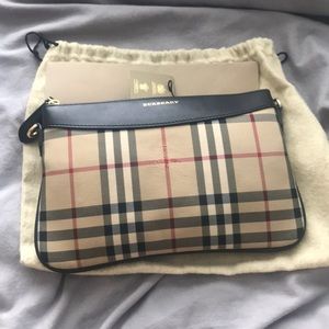 Burberry Horseferry Check Peyton Wristlet